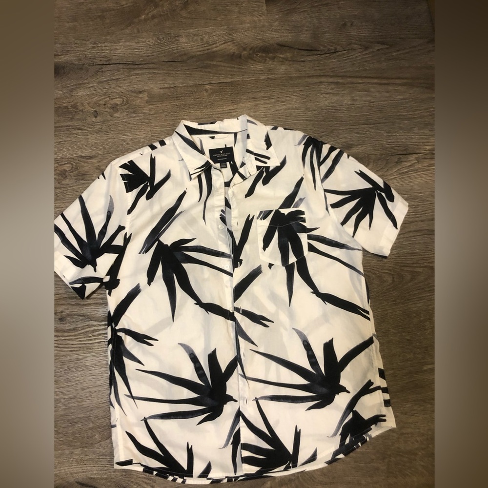 American Eagle Outfitters, medium casual button up shirt with eagle design